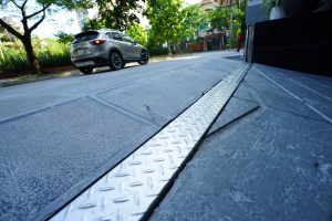 Ưu điểm bất ngờ của cửa chống ngập nước