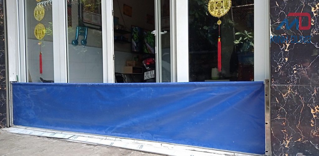 Cơ chế hoạt động của cửa chống ngập thủ công dạng cuốn