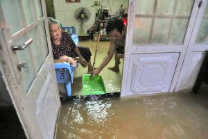 Cửa ngăn nước ngập giá rẻ biện pháp ngăn lũ khi triều cường dâng cao